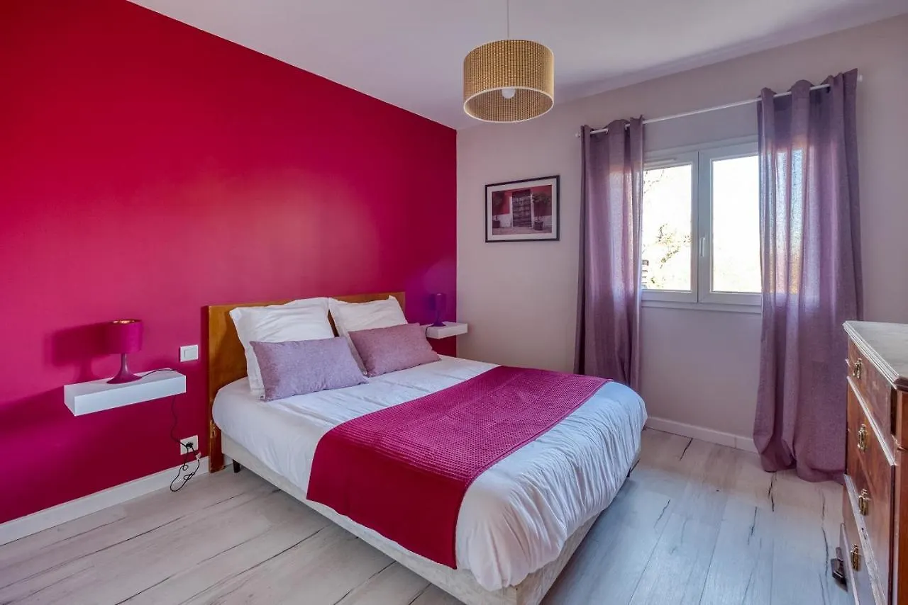 Le Grand Cottage Nature Piscine Chauffee Privee Du Tarn Entre Toulouse Et Albi & Les Cottages Du Tarn Holiday home Peyrole